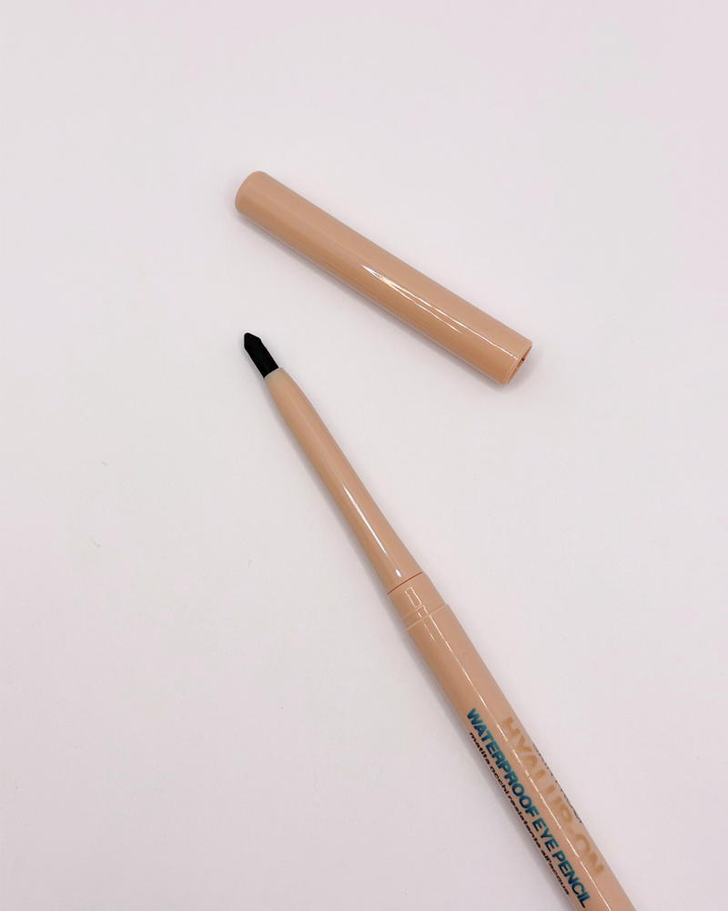 Crayon yeux waterproof Hyalur-On — étape 2