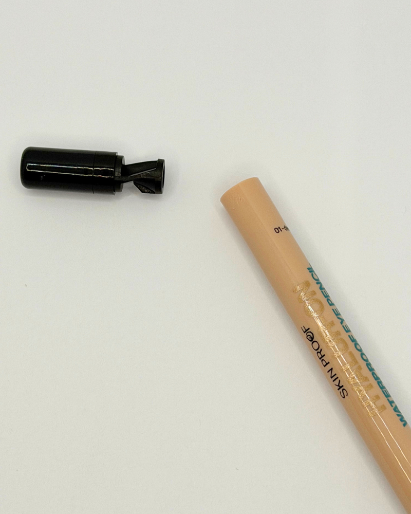 Crayon yeux waterproof Hyalur-On — étape 3